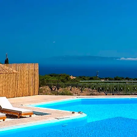 Hilltop Kefalonia فندق Valsamata