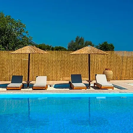 Hilltop Kefalonia فندق *