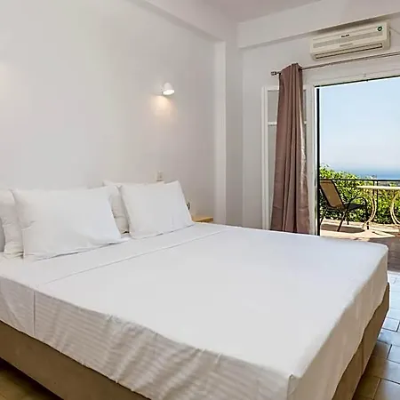 Hilltop Kefalonia فندق Valsamata